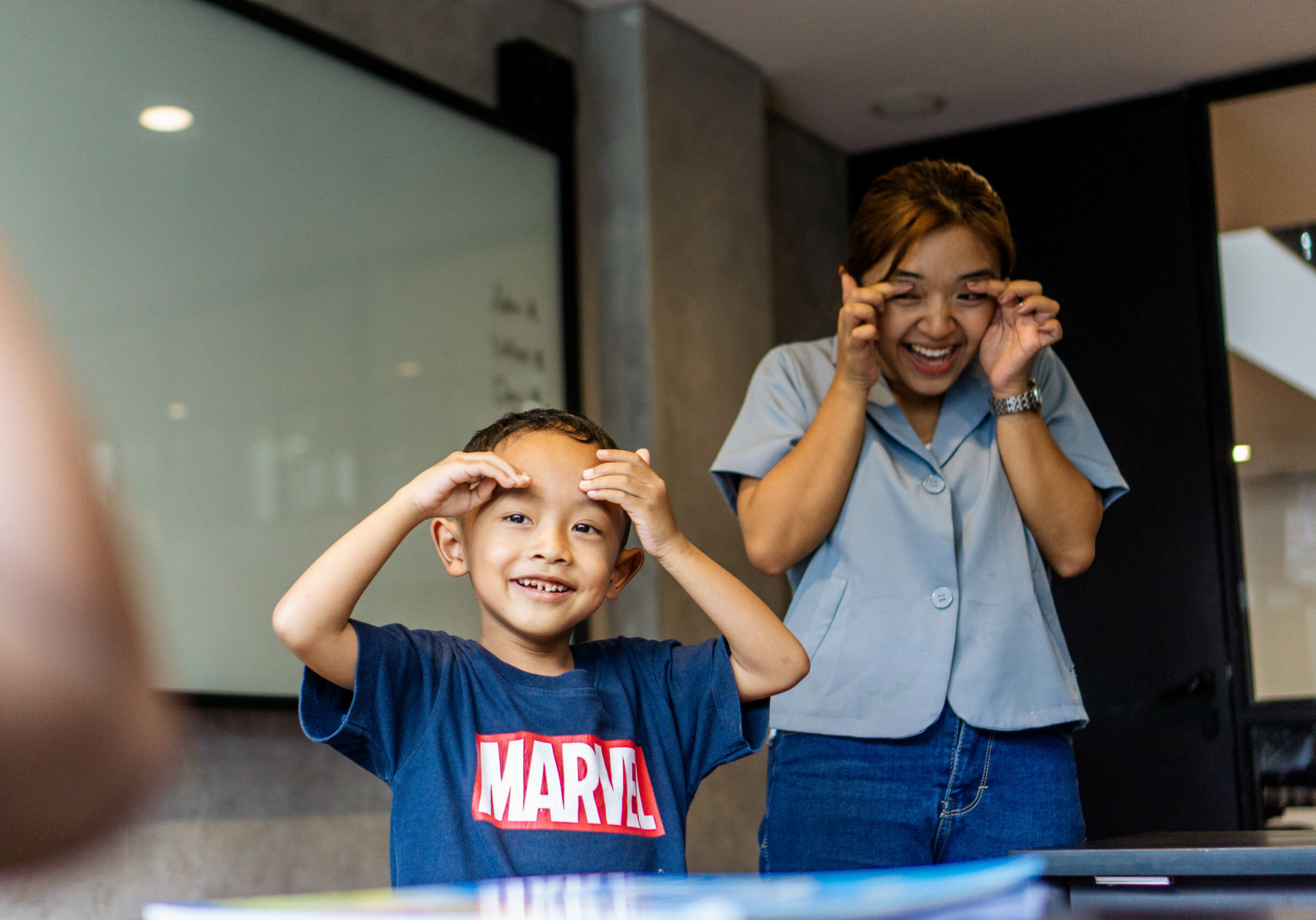 Kid-enjoy-english-class