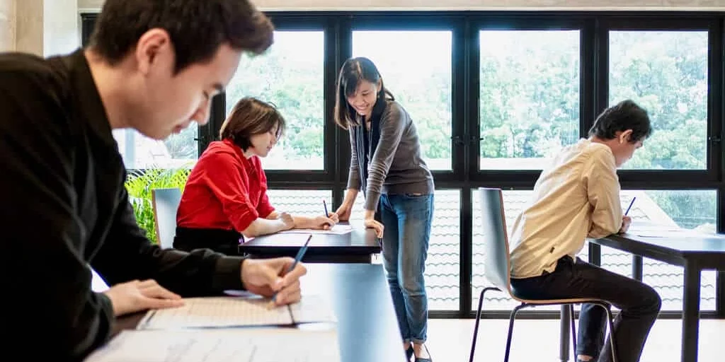 students-learning-english students-learning-english